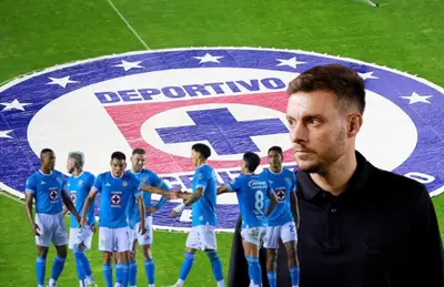 Jugadores de Cruz Azul y Martín Anselmi/Foto El Universal.