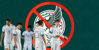 Jugadores de la Selección Mexicana junto al escudo del Tri / FOTO X