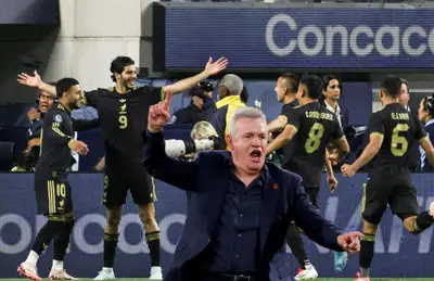 Jugadores de la Selección Mexicana y Javier Aguirre/ Foto Olé.