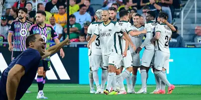 Jugadores de Liga MX celebrando. Foto: Sopitas