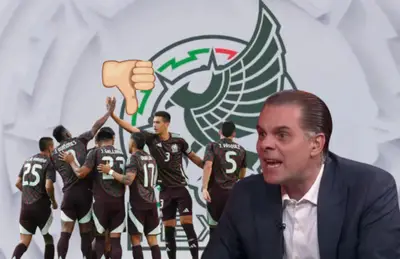 Jugadores de México, emoji de dedo abajo y Christian Martinoli gritando/ Foto Cadena Noticias.