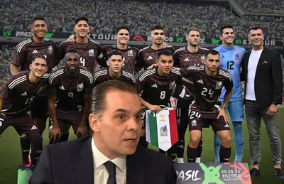 Jugadores de México posando y Churritan Martinoli/ Foto Selección Nacional.