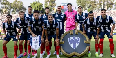 Jugadores de Rayados previo a partido. Foto; Rayados
