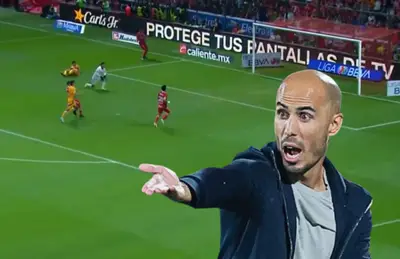 Jugadores de Toluca y Tigres, a su lado Guido Pizarro/ Foto TUDN.