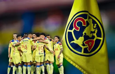 Jugadores del América abrazados/ Foto Récord.