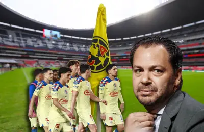 Jugadores del América caminando y Santiago Baños /Foto ESPN.