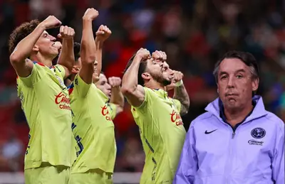 Jugadores del América celebrando y Emilio Azcárraga/ Foto Excélsior.