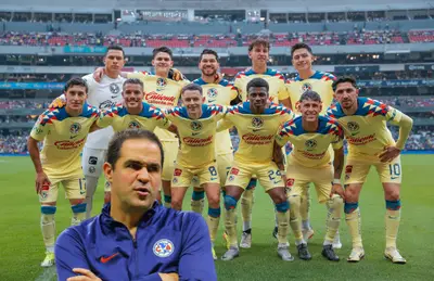 Jugadores del América posando y André Jardine/ Foto Club América.