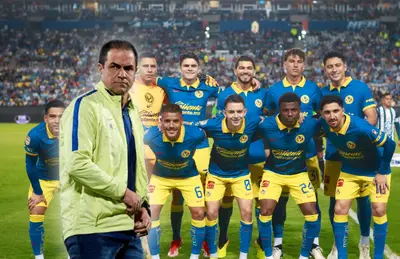 Jugadores del América posando y André Jardine/ Foto Mexsport.