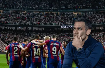 Jugadores del Barcelona abrazados y Rafael Márquez pensativo/ Foto Real Madrid.