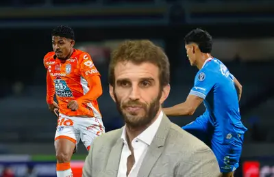 Jugadores disputando balón e Iván Alonso/ Foto Pachuca.