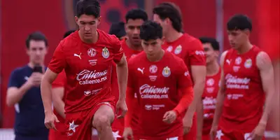Jugadores en entreno. Foto: Chivas