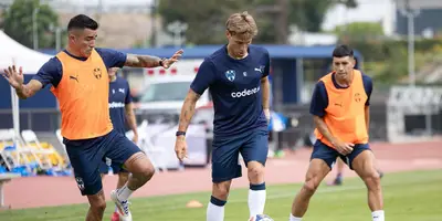 Jugadores en entreno. Foto: Rayados