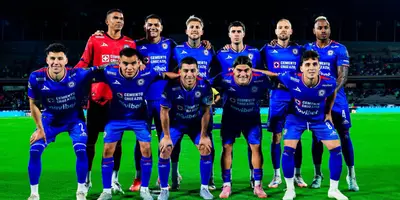 Jugadores en partido. Foto: Cruz Azul