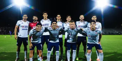 Jugadores en partido. Foto: Cruz Azul