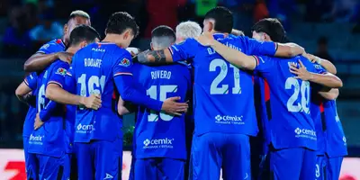 Jugadores en partido. Foto: Cruz Azul