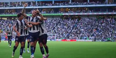 Jugadores en partido. Foto: Rayados