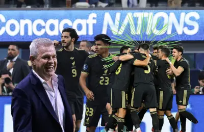 Jugadores festejando y Javier Aguirre riendo/ Foto El Mañana de Reynosa.