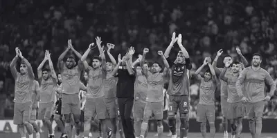 Jugadores posterior a partido. Foto: Tigres