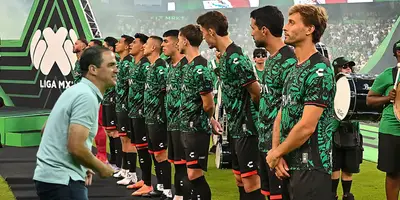 Jugadores previo a partido. Foto: Liga MX