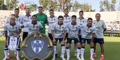 Jugadores previo a partido. Foto: Rayados