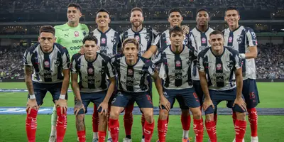 Jugadores previo a partido. Foto: Rayados