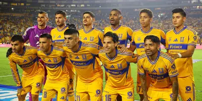 Jugadores previo a partido. Foto: Tigres