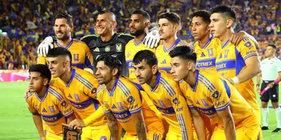 Jugadores previo a partido. Foto: Tigres