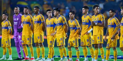 Jugadores previo a partido. Foto: Tigres