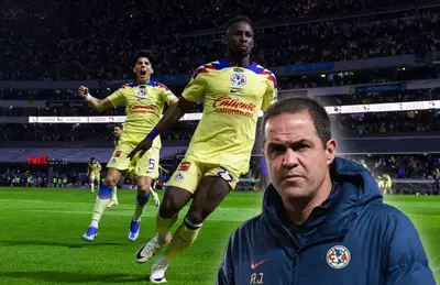 Julián Quiñones celebrando/Foto Luces del Siglo