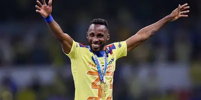 Julián Quiñones festejando el título de liga con el América / FOTO MARCA