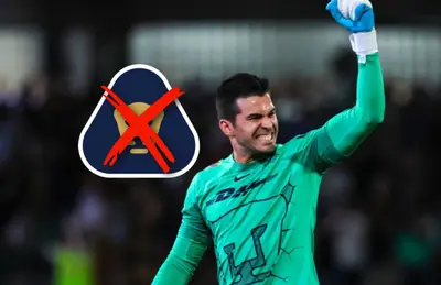 Julio González y escudo de Pumas con cruz en medio/Foto ESPN.