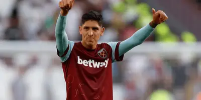 La afición del West Ham le dio gran reconocimiento a Álvarez.