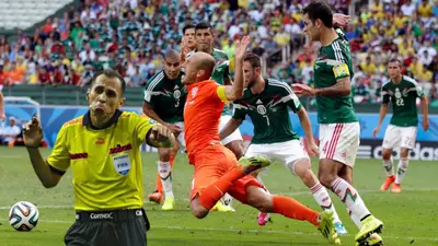 La Comisión de Árbitros salió al quito por el silbante del Rayados vs Toluca.