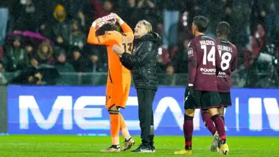 La Salernitana, equipo donde milita el mexicano Guillermo Ochoa, decidió dar por terminada la relación laboral con Davide Nicola.