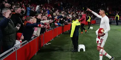 La victoria de los de Ámsterdam los mantiene a tres puntos del líder, Feyenoord