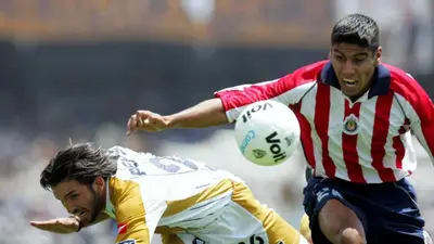 Las Chivas tienen un amargo recuerdo de la cancha de CU, de aquella final del Clausura 2004, cuando Pumas levantó el título.