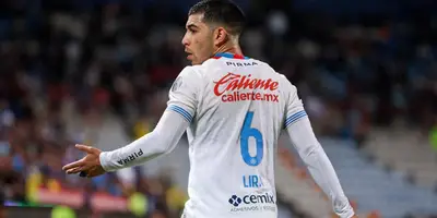 Lira en partido con Cruz Azul. Foto: Fútbol total