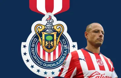 Logo de Chivas y Javier Hernández/Foto Ebay.
