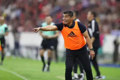 Los universitarios aún con el cambio de estratega mantienen buena inercia .