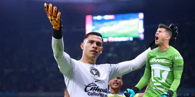Luis Ángel Malagón celebrando victoria del América en el Estadio Azteca. Foto: Claro Sports