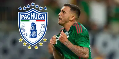 Luis Chávez junto al escudo del Pachuca / FOTO TV AZTECA