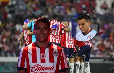 Luis Romo, Charly Rodríguez y futbolistas de Chivas/Foto Sporting News.