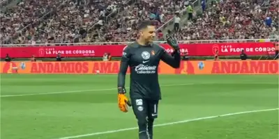 Malagón riéndose por las monedas lanzadas, captura de pantalla de TUDN