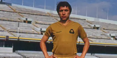 Manuel Negrete pidió un estratega que conozca la institución y ame al club