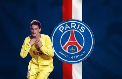Marcelo Lipatín y logo del PSG/Foto Wallpaper Abyss.