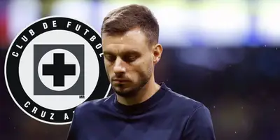 Martín Anselmi cabizbajo en juego con Cruz Azul. Foto: El Universo