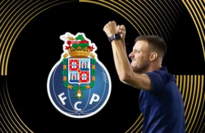 Martín Anselmi celebrando y escudo del Porto/Foto Porto Best City