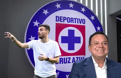 Martín Anselmi dando instrucciones y Víctor Velázquez riendo/Foto TV Azteca.