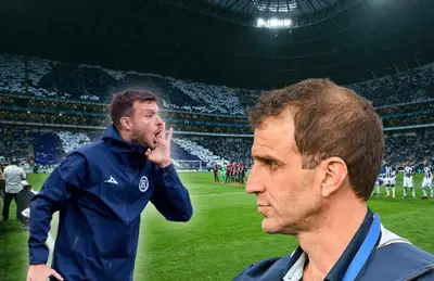 Martín Anselmi gritando e Iván Alonso/ Foto Récord.